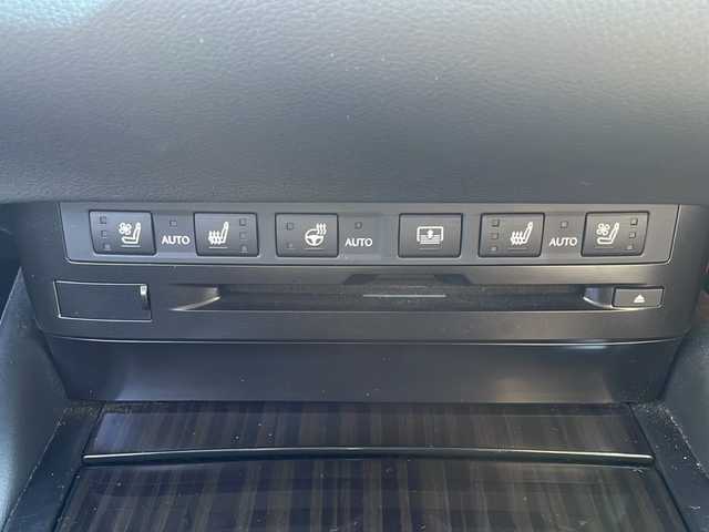 レクサス ＥＳ 300h バージョンL 愛知県 2021(令3)年 4.6万km グラファイトブラックガラスフレーク ワンオーナー/サンルーフ/純正メモリナビ/フルセグ・Bluetooth・CD・DVD・SD・USB・AUX/前後ドライブレコーダー/パノラミックビューモニター/ブラインドスポットモニター/ヘッドアップディスプレイ/プリクラッシュセーフティー/レーダークルーズコントロール/ロードトレーシングアシスト/ロードサインアシスト/パーキングサポートアラーム/クリアランスソナー/先行車発進お知らせ/タイヤ空気圧警報システム/三眼LEDヘッドライト/AC100V/電動リアゲート/電動パーキングブレーキ/LEDヘッドライト/オートハイビーム/電動リアサンシェード/D.N席エアーシート/全席シートヒーター/D・N席メモリ付きパワーシート/全席パワーシート/ウッドコンビ革巻きステアリング/ステアリングヒーター/ステアリングスイッチ/パドルシフト/ビルトインETC2.0/純正フロアマット/ISOFIX/コムテック製レーダー探知機/保証書/スペアキー（スマートキー・カードキー×１）/取扱説明書/ディーラー整備記録簿R6