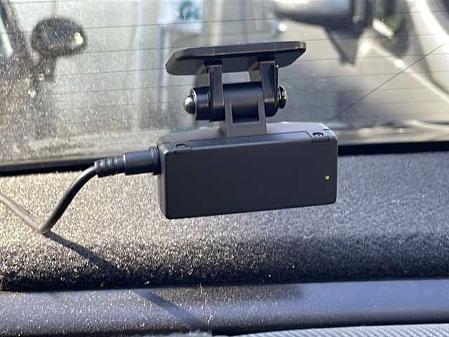 レクサス ＥＳ 300h バージョンL 愛知県 2021(令3)年 4.6万km グラファイトブラックガラスフレーク ワンオーナー/サンルーフ/純正メモリナビ/フルセグ・Bluetooth・CD・DVD・SD・USB・AUX/前後ドライブレコーダー/パノラミックビューモニター/ブラインドスポットモニター/ヘッドアップディスプレイ/プリクラッシュセーフティー/レーダークルーズコントロール/ロードトレーシングアシスト/ロードサインアシスト/パーキングサポートアラーム/クリアランスソナー/先行車発進お知らせ/タイヤ空気圧警報システム/三眼LEDヘッドライト/AC100V/電動リアゲート/電動パーキングブレーキ/LEDヘッドライト/オートハイビーム/電動リアサンシェード/D.N席エアーシート/全席シートヒーター/D・N席メモリ付きパワーシート/全席パワーシート/ウッドコンビ革巻きステアリング/ステアリングヒーター/ステアリングスイッチ/パドルシフト/ビルトインETC2.0/純正フロアマット/ISOFIX/コムテック製レーダー探知機/保証書/スペアキー（スマートキー・カードキー×１）/取扱説明書/ディーラー整備記録簿R6