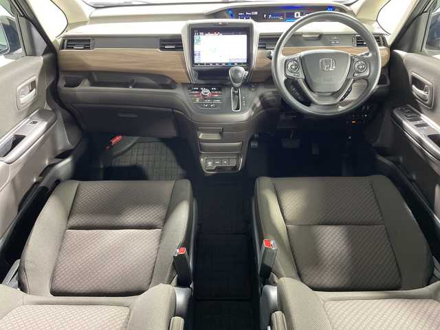 ホンダ フリード G ホンダセンシング 神奈川県 2021(令3)年 1.9万km クリスタルブラックパール 純正9型メモリーナビゲーション【VXM-217VFNi】/フルセグ　CD DVD　USB　HDMI　SD　Bluetooth/バックカメラ/両側電動スライドドア/ホンダセンシング/CMBS衝突軽減ブレーキ/歩行者事故低減ステアリング/アダブティブクルーズコントロール/LKAS車線維持支援システム/路外逸脱抑制機能/誤発進抑機能/先行車発進お知らせ機能/標識認識機能/マルチインフォメーションディスプレイ/前後ソナー/アイドリングストップ/純正前後ドライブレコーダー/前席シートヒーター/純正ビルトインETC/ステアリングスイッチ/ECON/シートリフター/プッシュスタート/スマートキー/LEDヘッドランプ/オートライト