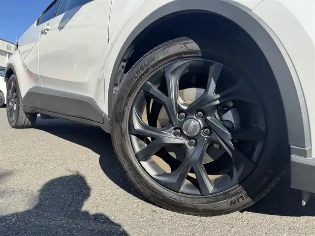 トヨタ Ｃ－ＨＲ G モード ネロセーフティプラスⅡ 千葉県 2022(令4)年 1.5万km プラチナホワイトパールマイカ トヨタセーフティセンス/プリクラッシュセーフティ/レーダークルーズコントロール/レーンキープアシスト/ブラインドスポットモニター/純正ナビ/Bluetooth/全方位カメラ/ハーフレザーシート/ブラインドスポットモニター/社外18インチAW/LEDライト/ETC/保証書・取説/スペアキー