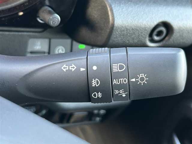 スズキ ジムニー ノマド FC 愛知県 2025(令7)年 0.1千km 黒 /禁煙/ワンオーナー//登録時走行車39km//パートタイム4WD//ヒルホールドコントロール//ヒルディセントコントロール//シートヒーター//スマートキー//スペアスマートキー//プッシュスタート//オートLEDヘッドライト//ハイビームアシスト//ヘッドライトレベライザー//ヘッドライトウォッシャー//フォグランプ//スペアタイヤ//デュアルカメラブレーキサポート//後退時ブレーキサポート//前後方誤発進抑制機能//ACC//先行車発進お知らせ機能//ふらつきサポート//標識認識機能//横滑り防止//アイドリングストップ//本革巻きステアリング//ステアリングスイッチ//ステアリングチルト機構//LEDサイドターンランプ付ドアミラー//純正フロアマット//バニティミラー//防眩式ルームミラー//ISOFIX//新車時保証書//取扱説明書