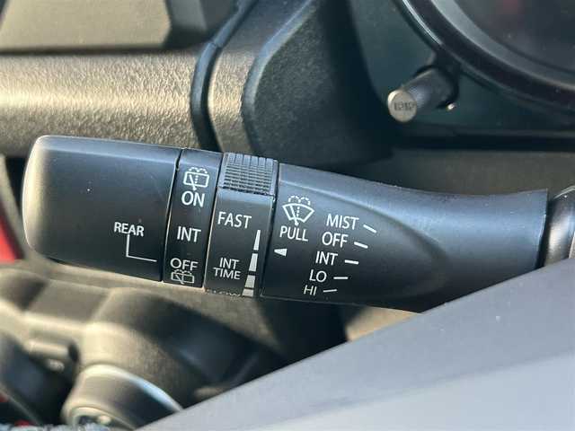 スズキ ジムニー ノマド FC 愛知県 2025(令7)年 0.1千km 黒 /禁煙/ワンオーナー//登録時走行車39km//パートタイム4WD//ヒルホールドコントロール//ヒルディセントコントロール//シートヒーター//スマートキー//スペアスマートキー//プッシュスタート//オートLEDヘッドライト//ハイビームアシスト//ヘッドライトレベライザー//ヘッドライトウォッシャー//フォグランプ//スペアタイヤ//デュアルカメラブレーキサポート//後退時ブレーキサポート//前後方誤発進抑制機能//ACC//先行車発進お知らせ機能//ふらつきサポート//標識認識機能//横滑り防止//アイドリングストップ//本革巻きステアリング//ステアリングスイッチ//ステアリングチルト機構//LEDサイドターンランプ付ドアミラー//純正フロアマット//バニティミラー//防眩式ルームミラー//ISOFIX//新車時保証書//取扱説明書