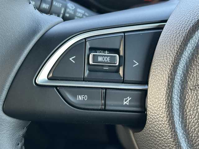 スズキ ジムニー ノマド FC 愛知県 2025(令7)年 0.1千km 黒 /禁煙/ワンオーナー//登録時走行車39km//パートタイム4WD//ヒルホールドコントロール//ヒルディセントコントロール//シートヒーター//スマートキー//スペアスマートキー//プッシュスタート//オートLEDヘッドライト//ハイビームアシスト//ヘッドライトレベライザー//ヘッドライトウォッシャー//フォグランプ//スペアタイヤ//デュアルカメラブレーキサポート//後退時ブレーキサポート//前後方誤発進抑制機能//ACC//先行車発進お知らせ機能//ふらつきサポート//標識認識機能//横滑り防止//アイドリングストップ//本革巻きステアリング//ステアリングスイッチ//ステアリングチルト機構//LEDサイドターンランプ付ドアミラー//純正フロアマット//バニティミラー//防眩式ルームミラー//ISOFIX//新車時保証書//取扱説明書