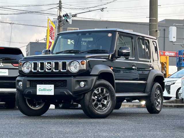 スズキ ジムニー ノマド FC 愛知県 2025(令7)年 0.1千km 黒 /禁煙/ワンオーナー//登録時走行車39km//パートタイム4WD//ヒルホールドコントロール//ヒルディセントコントロール//シートヒーター//スマートキー//スペアスマートキー//プッシュスタート//オートLEDヘッドライト//ハイビームアシスト//ヘッドライトレベライザー//ヘッドライトウォッシャー//フォグランプ//スペアタイヤ//デュアルカメラブレーキサポート//後退時ブレーキサポート//前後方誤発進抑制機能//ACC//先行車発進お知らせ機能//ふらつきサポート//標識認識機能//横滑り防止//アイドリングストップ//本革巻きステアリング//ステアリングスイッチ//ステアリングチルト機構//LEDサイドターンランプ付ドアミラー//純正フロアマット//バニティミラー//防眩式ルームミラー//ISOFIX//新車時保証書//取扱説明書