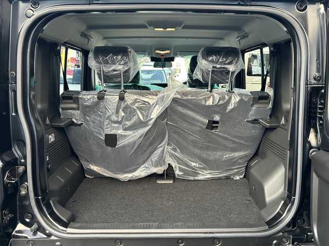 スズキ ジムニー ノマド FC 愛知県 2025(令7)年 0.1千km 黒 /禁煙/ワンオーナー//登録時走行車39km//パートタイム4WD//ヒルホールドコントロール//ヒルディセントコントロール//シートヒーター//スマートキー//スペアスマートキー//プッシュスタート//オートLEDヘッドライト//ハイビームアシスト//ヘッドライトレベライザー//ヘッドライトウォッシャー//フォグランプ//スペアタイヤ//デュアルカメラブレーキサポート//後退時ブレーキサポート//前後方誤発進抑制機能//ACC//先行車発進お知らせ機能//ふらつきサポート//標識認識機能//横滑り防止//アイドリングストップ//本革巻きステアリング//ステアリングスイッチ//ステアリングチルト機構//LEDサイドターンランプ付ドアミラー//純正フロアマット//バニティミラー//防眩式ルームミラー//ISOFIX//新車時保証書//取扱説明書