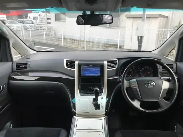 トヨタ ヴェルファイア 2．4Z ゴールデンアイズ 栃木県 2013(平25)年 14.4万km ブラック (株)IDOMが運営する【じしゃロン小山店】の自社ローン対象車両になります。こちらは現金ご利用時の価格です。/自社ローンご希望の方は別途その旨お申付け下さい。//禁煙車/純正フルセグナビ/（CD/DVD/AM/FMラジオ）/(Bluetooth)/スマートキー/プッシュスタート/バックカメラ/ＥＴＣ/クルーズコントロール/両側パワースライドドア/パワーバックドア/オットマン/システムコンソール/ステアリングリモコン/電動格納ドアミラー/パワーウインドウ/オートライト/自動防眩ミラー