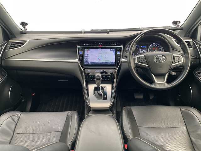 トヨタ ハリアー プレミアム メタル&レザーP 愛知県 2018(平30)年 8.7万km ブラック セーフティセンス　/純正エアロパーツ　/社外１０型ナビ　/３眼ＬＥＤ　/サンルーフ　/黒革シート　/レーダークルコン　/シートヒーター　/エアシート　/バックカメラ　/電動リヤゲート　/パワーシート　/コーナーセンサー/純正AW/ETC/レーンキープ/オートマチックハイビーム/ドライブレコーダー/衝突軽減/フルセグTV/CD/DVD/Bluetooth/ステアリングスイッチ/スマートキー/プッシュスタート