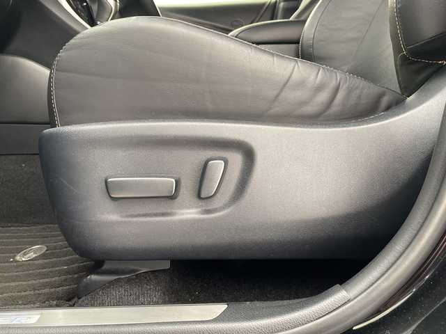 トヨタ ハリアー プレミアム メタル&レザーP 愛知県 2018(平30)年 8.7万km ブラック セーフティセンス　/純正エアロパーツ　/社外１０型ナビ　/３眼ＬＥＤ　/サンルーフ　/黒革シート　/レーダークルコン　/シートヒーター　/エアシート　/バックカメラ　/電動リヤゲート　/パワーシート　/コーナーセンサー/純正AW/ETC/レーンキープ/オートマチックハイビーム/ドライブレコーダー/衝突軽減/フルセグTV/CD/DVD/Bluetooth/ステアリングスイッチ/スマートキー/プッシュスタート