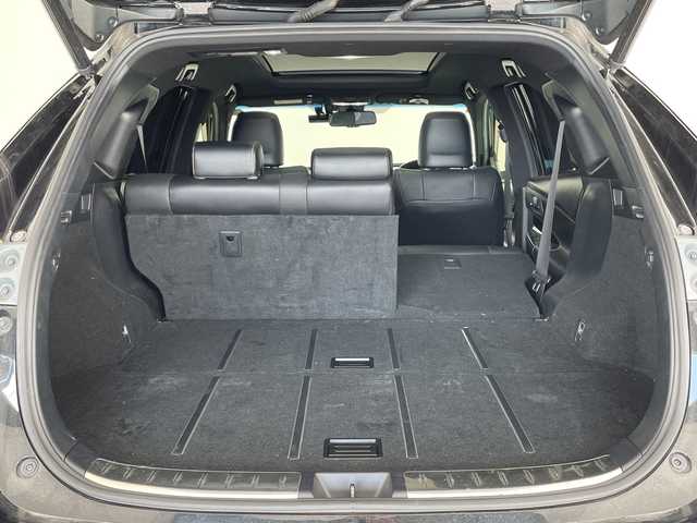 トヨタ ハリアー プレミアム メタル&レザーP 愛知県 2018(平30)年 8.7万km ブラック セーフティセンス　/純正エアロパーツ　/社外１０型ナビ　/３眼ＬＥＤ　/サンルーフ　/黒革シート　/レーダークルコン　/シートヒーター　/エアシート　/バックカメラ　/電動リヤゲート　/パワーシート　/コーナーセンサー/純正AW/ETC/レーンキープ/オートマチックハイビーム/ドライブレコーダー/衝突軽減/フルセグTV/CD/DVD/Bluetooth/ステアリングスイッチ/スマートキー/プッシュスタート