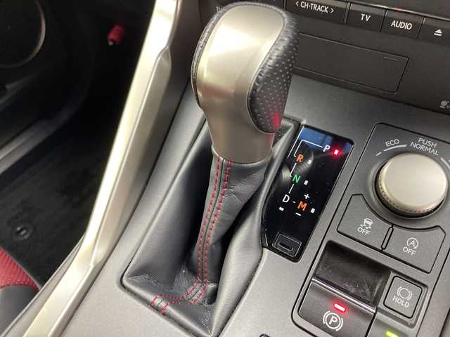 レクサス ＮＸ 200t Fスポーツ 富山県 2015(平27)年 8.9万km ソニッククォーツ 純正ナビ（AM/FM/DVD/BT/USB/フルセグ）/バックカメラ/前後ドライブレコーダー/ビルトインETC/レザーシート/D/N席パワーシート/D席メモリシート/D/N席シートヒーター/D/N席シートベンチレーション/クルーズコントロール/横滑り防止装置/アイドリングストップ/ハンドルヒーター/純正アルミホイール/純正フロアマット/オートLEDライト/オートホールド付電子パーキング/革巻きステアリング/ステアリングスイッチ/パドルシフト/スマートキー