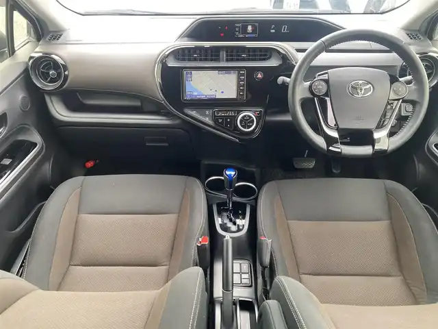 トヨタ アクア G 島根県 2019(令1)年 2.2万km ホワイトパールクリスタルシャイン ワンオーナー /ディーラーOP SDナビ(CD/BT/ワンセグ)/バックカメラ/トヨタセーフティーセンス/ ・プリクラッシュセーフティー/ ・レーントレーシングアシスト/ ・オートハイビーム/オートライト/クルーズコントロール/ETC/純正前方ドライブレコーダー/ステアリングリモコン/純正フロアマット/純正ドアバイザー/LEDヘッドライト/LEDフォグランプ/取扱説明書/保証書