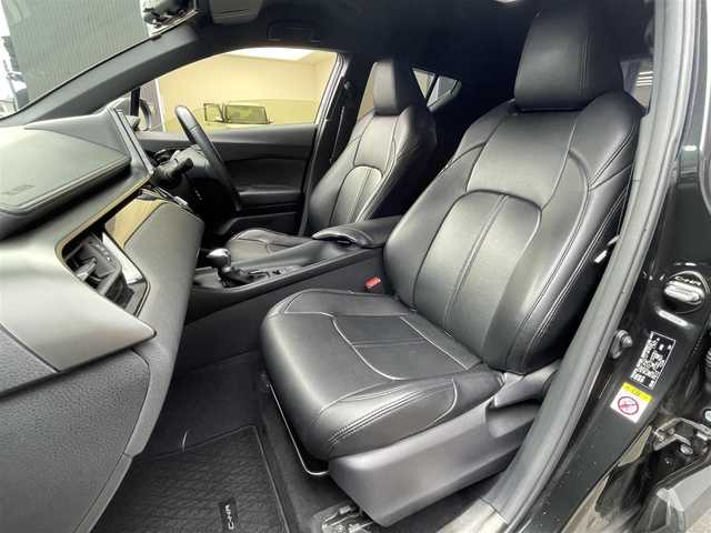 トヨタ Ｃ－ＨＲ S LEDパッケージ 滋賀県 2018(平30)年 2.6万km ブラックマイカ 禁煙車/8インチナビ/　(Bluetooth・フルセグTV・DVD・SD)/ETC/ドライブレコーダー/追従クルーズコントロール/ブレーキホールド/電動パーキングブレーキホールド/前方コーナーセンサー/レーンキープアシスト/オートマチックハイビーム/ステアリングリモコン/PCS