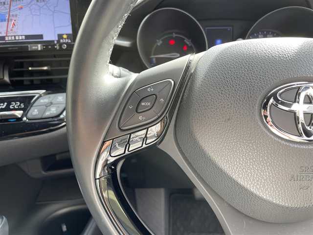 トヨタ Ｃ－ＨＲ S LEDパッケージ 滋賀県 2018(平30)年 2.6万km ブラックマイカ 禁煙車/8インチナビ/　(Bluetooth・フルセグTV・DVD・SD)/ETC/ドライブレコーダー/追従クルーズコントロール/ブレーキホールド/電動パーキングブレーキホールド/前方コーナーセンサー/レーンキープアシスト/オートマチックハイビーム/ステアリングリモコン/PCS