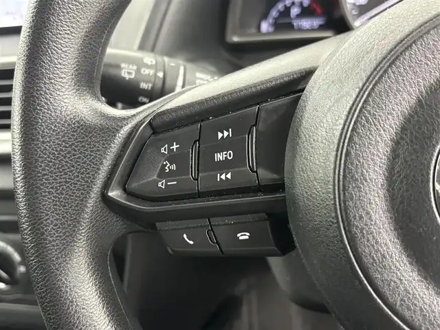 マツダ アクセラ スポーツ 15C 埼玉県 2017(平29)年 7.8万km ディープクリスタルブルーマイカ 純正メモリナビ/CD/DVD/Bluetooth/ワンセグ/ドライブレコーダー/ブラインドスポットモニター/ETC/プッシュスタート/スマートキー/社外１６インチAW