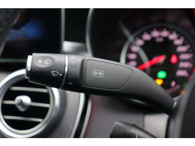 メルセデス・ベンツ Ｃ１８０ アバンギャルド AMGライン 大分県 2018(平30)年 4.6万km オブシディアンブラック レーダーセフティパッケージ/アダプティブクルーズコントロール/純正ナビ/ＣａｒＰｌａｙ/地デジ/Bluetooth/シートヒーター/パワーシート/パドルシフト/ＬＥＤヘッドライト/オートハイビーム/アンビエントライト/純正１８インチＡＷ/純正ドライブレコーダー前後/ＥＴＣ