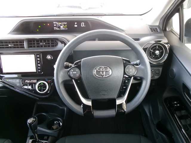 トヨタ アクア S スタイルブラック 群馬県 2019(平31)年 1.9万km ホワイトパールクリスタルシャイン ワンオーナー/Toyota Safety Sense/純正SDナビ・フルセグTV/　・BT・DVD(NSZT-W68T)/純正バックモニター/純正ドライブレコーダー(DRT-C68A)/純正ビルトインETC2.0/前席シートヒーター/スマートキー×2＆プッシュスタート/R2.3.4.5.6.7年記録簿/保証書＆取説