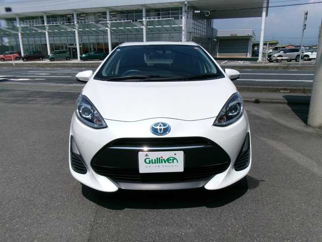 トヨタ アクア S スタイルブラック 群馬県 2019(平31)年 1.9万km ホワイトパールクリスタルシャイン ワンオーナー/Toyota Safety Sense/純正SDナビ・フルセグTV/　・BT・DVD(NSZT-W68T)/純正バックモニター/純正ドライブレコーダー(DRT-C68A)/純正ビルトインETC2.0/前席シートヒーター/スマートキー×2＆プッシュスタート/R2.3.4.5.6.7年記録簿/保証書＆取説
