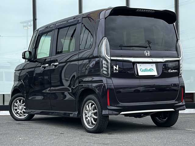 ホンダ Ｎ ＢＯＸ カスタム L 山形県 2022(令4)年 3.2万km プレミアムベルベットパープル・パール 4WD/社外ディスプレイオーディオ/・Bluetooth/ホンダセンシング/・追従機能付アダプティプクルーズコントロール/・車線維持支援機能システム/・近距離衝突軽減ブレーキ/・路外逸脱抑制機能/・標識認識機能/・先行車発進お知らせ機能/・誤発進抑制機能/・急アクセル抑制機能/バックカメラ/クリアランスソナー/ドライブレコーダー/シートヒーター/オートホールド/制御パーキングブレーキ/USB接続ポート/プッシュスタート/スマートキー/片側パワースライドドア/オートライト/オートハイビーム/LEDヘッドライト/フォグランプ/社外14インチアルミホイール/・純正アルミ付き夏タイヤ積み込み/横滑り防止装置/W＆サイド＆カーテンエアバッグ