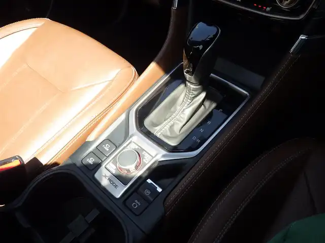 スバル フォレスター ハイブリッド アドバンス 新潟県 2019(令1)年 6.5万km クリスタルホワイトP アイサイト/スバルリヤビークルディテクション/スマートリアビューミラー/サンルーフ/レザーシート/前席パワーシート/各席シートヒーター/純正ナビ/地デジTV/【DVD/CD再生機能　Bluetooth接続】/フロント/サイド/バックカメラ/ステアリングヒーター/パドルシフト/ETC（2.0）/LEDヘッドライト/LEDフォグライト/ウインカーミラー/リアコーナーセンサー/純正18インチアルミホイル/サイド/カーテンエアバッグ/キーレスアクセス