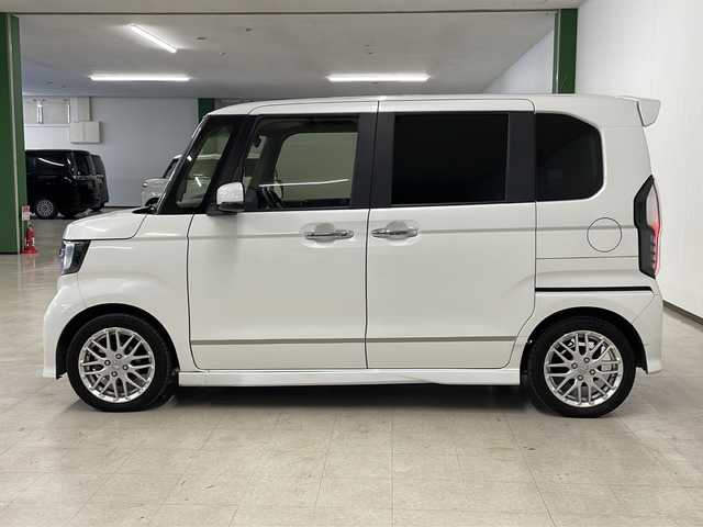 ホンダ Ｎ ＢＯＸ カスタム L ターボ 熊本県 2021(令3)年 6.5万km プラチナホワイトパール 社外メモリナビ（ＣＤ/ＤＶＤ/フルセグ/ラジオ）/バックカメラ/レーダークルーズコントロール/両側パワースライドドア/レーンキープアシスト/衝突軽減システム/横滑り防止装置/コーナーセンサー/オートライト/フォグランプ/ハーフレザーシート/サンシェード/純正フロアマット/ドアバイザー/純正15インチＡＷ