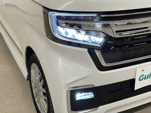 ホンダ Ｎ ＢＯＸ カスタム L ターボ 熊本県 2021(令3)年 6.5万km プラチナホワイトパール 社外メモリナビ（ＣＤ/ＤＶＤ/フルセグ/ラジオ）/バックカメラ/レーダークルーズコントロール/両側パワースライドドア/レーンキープアシスト/衝突軽減システム/横滑り防止装置/コーナーセンサー/オートライト/フォグランプ/ハーフレザーシート/サンシェード/純正フロアマット/ドアバイザー/純正15インチＡＷ