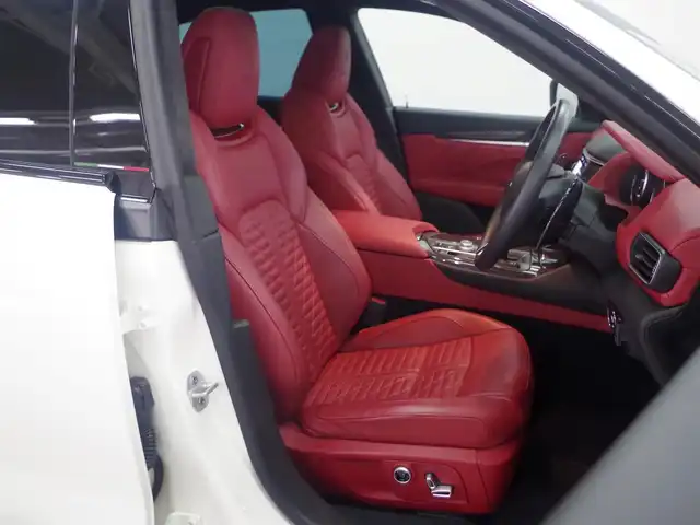 マセラティ マセラティ レヴァンテ トロフェオ 兵庫県 2022(令4)年 2.3万km ビアンコ 純正ナビ/全方位カメラ/Apple Carplay/ハーマンカードン/パノラマサンルーフ/カーボンデコラティブパネル/カーボンパドルシフト/赤革シート/ステアリングヒーター/シートヒーター(全席)/ベンチレーター(前席)/ACC/LKA/BSM/RTA/前後ドライブレコーダー/取締レーダー