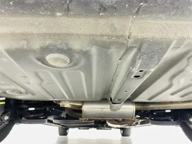 トヨタ エスクァイア Gi プレミアムパッケージ 福島県 2017(平29)年 14.1万km スパークリングブラックパールクリスタルシャイン トヨタセーフティセンス/・オートハイビーム/・車線逸脱警報装置/・横滑り防止装置/・衝突被害軽減ブレーキ/純正ナビゲーション/・型番：NSZT-Y66T/・ETC2.0/・バックカメラ/・純正後席ディスプレイ(V12T-R66C)/両側パワースライドドア/ハーフレザーシート/・シートヒーター/・エアシート/革巻きステアリング/・ステアリングスイッチ/・クルーズコントロール/・ステアリングヒーター/電動格納ミラー/・ウィンカーミラー/・オートミラー/USB充電ポート/LEDヘッドライト/・オートライト/・フォグランプ/MTモード付AT/純正フロアマット/純正ドアバイザー/積込み夏タイヤ/・7mm/・195/65R15