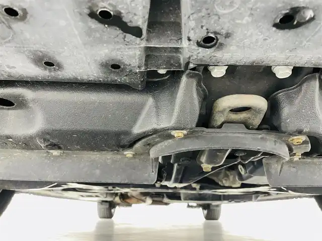 トヨタ エスクァイア Gi プレミアムパッケージ 福島県 2017(平29)年 14.1万km スパークリングブラックパールクリスタルシャイン トヨタセーフティセンス/・オートハイビーム/・車線逸脱警報装置/・横滑り防止装置/・衝突被害軽減ブレーキ/純正ナビゲーション/・型番：NSZT-Y66T/・ETC2.0/・バックカメラ/・純正後席ディスプレイ(V12T-R66C)/両側パワースライドドア/ハーフレザーシート/・シートヒーター/・エアシート/革巻きステアリング/・ステアリングスイッチ/・クルーズコントロール/・ステアリングヒーター/電動格納ミラー/・ウィンカーミラー/・オートミラー/USB充電ポート/LEDヘッドライト/・オートライト/・フォグランプ/MTモード付AT/純正フロアマット/純正ドアバイザー/積込み夏タイヤ/・7mm/・195/65R15