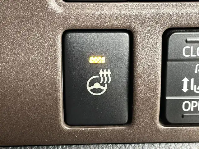 トヨタ エスクァイア Gi プレミアムパッケージ 福島県 2017(平29)年 14.1万km スパークリングブラックパールクリスタルシャイン トヨタセーフティセンス/・オートハイビーム/・車線逸脱警報装置/・横滑り防止装置/・衝突被害軽減ブレーキ/純正ナビゲーション/・型番：NSZT-Y66T/・ETC2.0/・バックカメラ/・純正後席ディスプレイ(V12T-R66C)/両側パワースライドドア/ハーフレザーシート/・シートヒーター/・エアシート/革巻きステアリング/・ステアリングスイッチ/・クルーズコントロール/・ステアリングヒーター/電動格納ミラー/・ウィンカーミラー/・オートミラー/USB充電ポート/LEDヘッドライト/・オートライト/・フォグランプ/MTモード付AT/純正フロアマット/純正ドアバイザー/積込み夏タイヤ/・7mm/・195/65R15