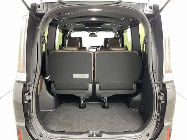 トヨタ エスクァイア Gi プレミアムパッケージ 福島県 2017(平29)年 14.1万km スパークリングブラックパールクリスタルシャイン トヨタセーフティセンス/・オートハイビーム/・車線逸脱警報装置/・横滑り防止装置/・衝突被害軽減ブレーキ/純正ナビゲーション/・型番：NSZT-Y66T/・ETC2.0/・バックカメラ/・純正後席ディスプレイ(V12T-R66C)/両側パワースライドドア/ハーフレザーシート/・シートヒーター/・エアシート/革巻きステアリング/・ステアリングスイッチ/・クルーズコントロール/・ステアリングヒーター/電動格納ミラー/・ウィンカーミラー/・オートミラー/USB充電ポート/LEDヘッドライト/・オートライト/・フォグランプ/MTモード付AT/純正フロアマット/純正ドアバイザー/積込み夏タイヤ/・7mm/・195/65R15
