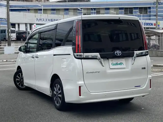 トヨタ エスクァイア ハイブリッド Gi 福岡県 2020(令2)年 7.3万km ホワイトパールクリスタルシャイン ワンオーナー/純正ディーラーナビ（NSZT-Y68T）/（フルセグTV/CD/DVD/Bluetooth）/バックカメラ/純正フリップダウンモニター/前席シートヒーター/レザーシート/クルーズコントロール/ビルトインETC/両側パワースライドドア/ドライブレコーダー/プリクラッシュセーフティ/レーンキープアシスト/プッシュスタート/純正15インチアルミホイール/純正フロアマット/USB充電ポート