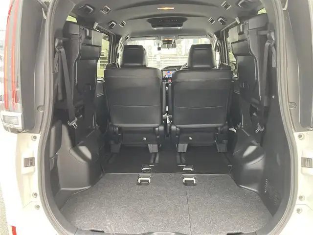 トヨタ エスクァイア ハイブリッド Gi 福岡県 2020(令2)年 7.3万km ホワイトパールクリスタルシャイン ワンオーナー/純正ディーラーナビ（NSZT-Y68T）/（フルセグTV/CD/DVD/Bluetooth）/バックカメラ/純正フリップダウンモニター/前席シートヒーター/レザーシート/クルーズコントロール/ビルトインETC/両側パワースライドドア/ドライブレコーダー/プリクラッシュセーフティ/レーンキープアシスト/プッシュスタート/純正15インチアルミホイール/純正フロアマット/USB充電ポート
