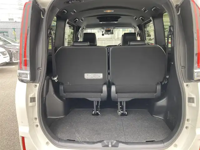 トヨタ エスクァイア ハイブリッド Gi 福岡県 2020(令2)年 7.3万km ホワイトパールクリスタルシャイン ワンオーナー/純正ディーラーナビ（NSZT-Y68T）/（フルセグTV/CD/DVD/Bluetooth）/バックカメラ/純正フリップダウンモニター/前席シートヒーター/レザーシート/クルーズコントロール/ビルトインETC/両側パワースライドドア/ドライブレコーダー/プリクラッシュセーフティ/レーンキープアシスト/プッシュスタート/純正15インチアルミホイール/純正フロアマット/USB充電ポート