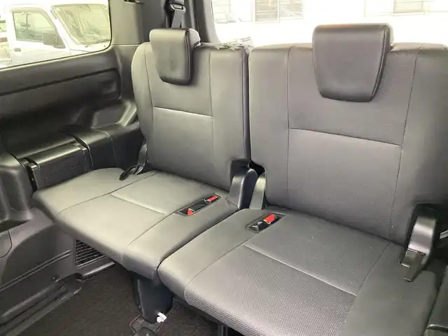 トヨタ エスクァイア ハイブリッド Gi 福岡県 2020(令2)年 7.3万km ホワイトパールクリスタルシャイン ワンオーナー/純正ディーラーナビ（NSZT-Y68T）/（フルセグTV/CD/DVD/Bluetooth）/バックカメラ/純正フリップダウンモニター/前席シートヒーター/レザーシート/クルーズコントロール/ビルトインETC/両側パワースライドドア/ドライブレコーダー/プリクラッシュセーフティ/レーンキープアシスト/プッシュスタート/純正15インチアルミホイール/純正フロアマット/USB充電ポート