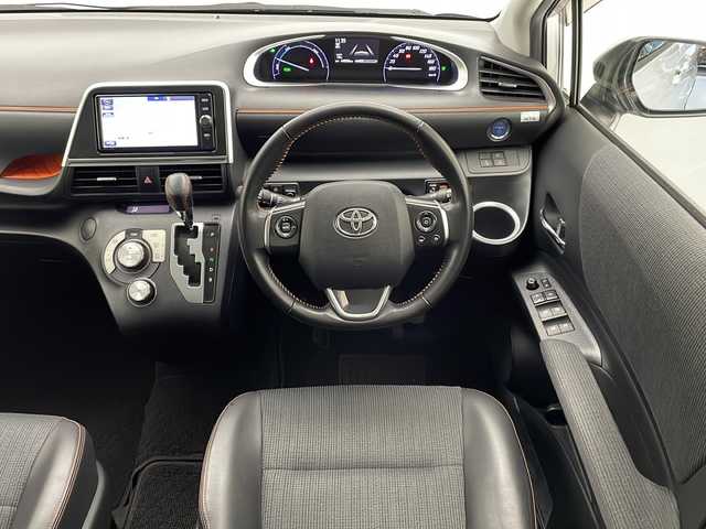 トヨタ シエンタ ハイブリッド G クエロ 宮崎県 2017(平29)年 4.5万km シルバーM ワンオーナー/Toyota Safety Sense/〇プリクラシュセーフティ/〇レーンディパーチャーアラート/〇オートハイビーム/〇先行車発進/純正7インチSDナビ/フルセグTV/CD/DVD/Bluetooth/バックカメラ/ハーフレザーシート/両側パワースライドドア/LEDヘッドライト/純正16インチAW/ビルトインETC/スマートキー×2/保証書