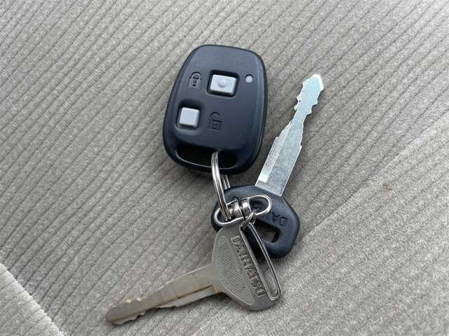 ダイハツ アトレー ワゴン カスタム ターボ RS 山形県 2013(平25)年 2万km ブライトシルバーメタリック 4WD/ターボ/カーオーディオ/　　【CD　AM/FM】/両側イージークローザードア/HIDヘッドライト/純正13インチアルミホイール/純正フロアマット/パワーウィンドウ/ドアバイザー/AAC/電動格納ミラー/フォグランプ/リモコンキー/ETC