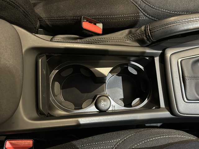 ボルボ Ｖ４０ クロスカントリー T3 キネティック 新潟県 2019(平31)年 3.2万km アイスホワイト アダプティブ・クルーズ・コントロール/ブラインドスポット・インフォメーション・システム/レーン・キーピング・エイド/レーン・チェンジ・マージ・エイド/ロード・サイン・インフォメーション/（ドライバー・アラート・コントロール/クロス・トラフィック・アラート/リアビューカメラ/ LEDヘッドライト（アクティブベンディング機能付）/アクティブ・ハイビーム/LEDデイタイム・ランニング/ 7インチ・ワイドディスプレイ/・HDDナビ/・Bluetooth/・USB/ドライブレコーダー/ETC