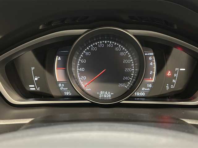 ボルボ Ｖ４０ クロスカントリー T3 キネティック 新潟県 2019(平31)年 3.2万km アイスホワイト アダプティブ・クルーズ・コントロール/ブラインドスポット・インフォメーション・システム/レーン・キーピング・エイド/レーン・チェンジ・マージ・エイド/ロード・サイン・インフォメーション/（ドライバー・アラート・コントロール/クロス・トラフィック・アラート/リアビューカメラ/ LEDヘッドライト（アクティブベンディング機能付）/アクティブ・ハイビーム/LEDデイタイム・ランニング/ 7インチ・ワイドディスプレイ/・HDDナビ/・Bluetooth/・USB/ドライブレコーダー/ETC