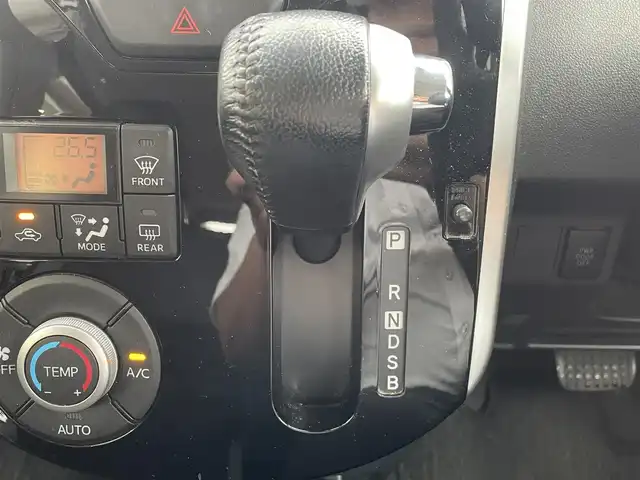 ダイハツ タント カスタム RS SAⅡ 秋田県 2016(平28)年 12.1万km ブラックマイカメタリック (株)IDOMが運営する【じしゃロン秋田店】の自社ローン対象車両になります。こちらは現金ご利用時の価格です。自社ローンご希望の方は別途その旨お申付け下さい。/スマートアシストII/衝突回避支援ブレーキ/衝突警報機能(対車両・対歩行者)/車線逸脱警報機能/誤発進抑制制御機能（前方・後方）/先行車発進お知らせ機能/純正SDナビ【CD/DVD/SD/Bluetooth/USB/AUX/iPod】/フルセグTV/両側パワースライドドア/ETC/前方ドライブレコーダー/LEDヘッドライト/後方コーナーセンサー