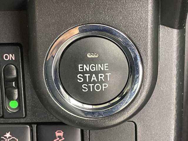 トヨタ ルーミー カスタムG－T 大阪府 2017(平29)年 2.6万km ブラックマイカメタリック スマートアシストII/　・衝突警告機能/　・衝突回避支援ブレーキ機能/　・誤発進抑制機能/　・車線逸脱警報機能/　・先行車発進お知らせ機能/　・オートマチックハイビーム/社外ナビ/　（Bluetooth/CD/DVD）/フルセグTV/バックカメラ/クルーズコントロール/両側パワースライドドア/LEDヘッドライト/フォグランプ/オートライト/純正15インチアルミホイール/純正フロアマット/スマートキー/ETC