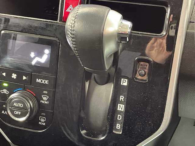 トヨタ ルーミー カスタムG－T 大阪府 2017(平29)年 2.6万km ブラックマイカメタリック スマートアシストII/　・衝突警告機能/　・衝突回避支援ブレーキ機能/　・誤発進抑制機能/　・車線逸脱警報機能/　・先行車発進お知らせ機能/　・オートマチックハイビーム/社外ナビ/　（Bluetooth/CD/DVD）/フルセグTV/バックカメラ/クルーズコントロール/両側パワースライドドア/LEDヘッドライト/フォグランプ/オートライト/純正15インチアルミホイール/純正フロアマット/スマートキー/ETC