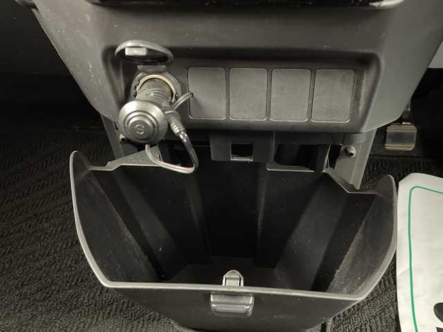 トヨタ ルーミー カスタムG－T 大阪府 2017(平29)年 2.6万km ブラックマイカメタリック スマートアシストII/　・衝突警告機能/　・衝突回避支援ブレーキ機能/　・誤発進抑制機能/　・車線逸脱警報機能/　・先行車発進お知らせ機能/　・オートマチックハイビーム/社外ナビ/　（Bluetooth/CD/DVD）/フルセグTV/バックカメラ/クルーズコントロール/両側パワースライドドア/LEDヘッドライト/フォグランプ/オートライト/純正15インチアルミホイール/純正フロアマット/スマートキー/ETC