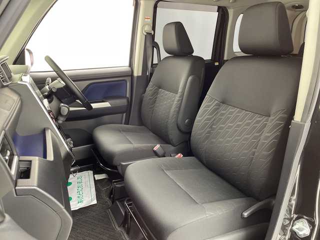 トヨタ ルーミー カスタムG－T 大阪府 2017(平29)年 2.6万km ブラックマイカメタリック スマートアシストII/　・衝突警告機能/　・衝突回避支援ブレーキ機能/　・誤発進抑制機能/　・車線逸脱警報機能/　・先行車発進お知らせ機能/　・オートマチックハイビーム/社外ナビ/　（Bluetooth/CD/DVD）/フルセグTV/バックカメラ/クルーズコントロール/両側パワースライドドア/LEDヘッドライト/フォグランプ/オートライト/純正15インチアルミホイール/純正フロアマット/スマートキー/ETC