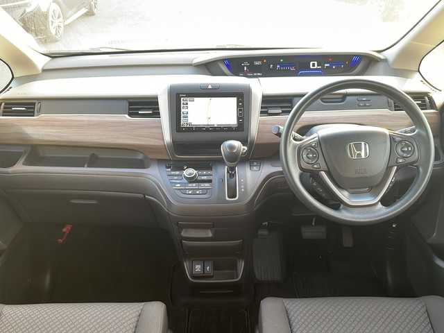 ホンダ フリード G ホンダセンシング 香川県 2021(令3)年 3.2万km クリスタルブラックパール 社外ナビ（フルセグTV/CD/DVD/BT)/バックカメラ/ドライブレコーダー/シートヒーター/両側パワースライドドア/オートライト/アイドリングストップ/ビルトインETC