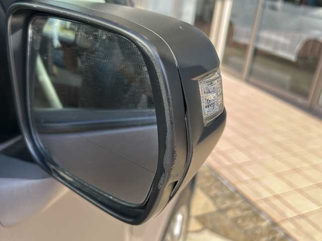 ホンダ Ｎ ＢＯＸ G SSパッケージ 静岡県 2013(平25)年 5万km アラバスターシルバーメタリック 純正ナビ/・ラジオ/USB/SD/VTR/ワンセグTV/主要装備/・ルーフキャリア　/・両側パワースライドドア　/・ステアリングリモコン　/・バックカメラ　/・アイドリングストップ　/・横滑り防止　/・プッシュスタート　/・スマートキー　/・ＥＴＣ　/・盗難防止装置　/・パワーステアリング/・純正アルミホイール/・純正フロアマット/・社外シートカバー