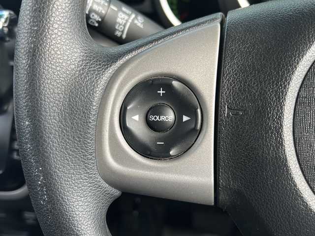 ホンダ Ｎ ＢＯＸ G SSパッケージ 静岡県 2013(平25)年 5万km アラバスターシルバーメタリック 純正ナビ/・ラジオ/USB/SD/VTR/ワンセグTV/主要装備/・ルーフキャリア　/・両側パワースライドドア　/・ステアリングリモコン　/・バックカメラ　/・アイドリングストップ　/・横滑り防止　/・プッシュスタート　/・スマートキー　/・ＥＴＣ　/・盗難防止装置　/・パワーステアリング/・純正アルミホイール/・純正フロアマット/・社外シートカバー