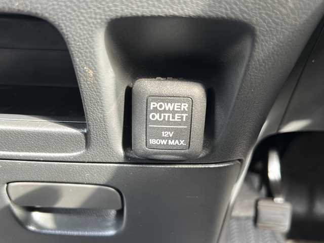 ホンダ Ｎ ＢＯＸ G SSパッケージ 静岡県 2013(平25)年 5万km アラバスターシルバーメタリック 純正ナビ/・ラジオ/USB/SD/VTR/ワンセグTV/主要装備/・ルーフキャリア　/・両側パワースライドドア　/・ステアリングリモコン　/・バックカメラ　/・アイドリングストップ　/・横滑り防止　/・プッシュスタート　/・スマートキー　/・ＥＴＣ　/・盗難防止装置　/・パワーステアリング/・純正アルミホイール/・純正フロアマット/・社外シートカバー