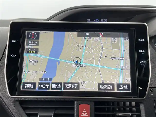 トヨタ ヴォクシー ハイブリッド ZS 煌 大分県 2018(平30)年 4.8万km ブラック 純正SDナビ（NSZN-Z66T）/ BT/CD/DVD/フルセグ/純正フリップダウンモニター/両側パワースライドドア/バックカメラ/クルーズコントロール/オートマチックハイビーム/レーンキープアシスト/ドライブレコーダー/LEDヘッドライト/本革巻きステアリング/フロアマット/プッシュスタート/スマートキー