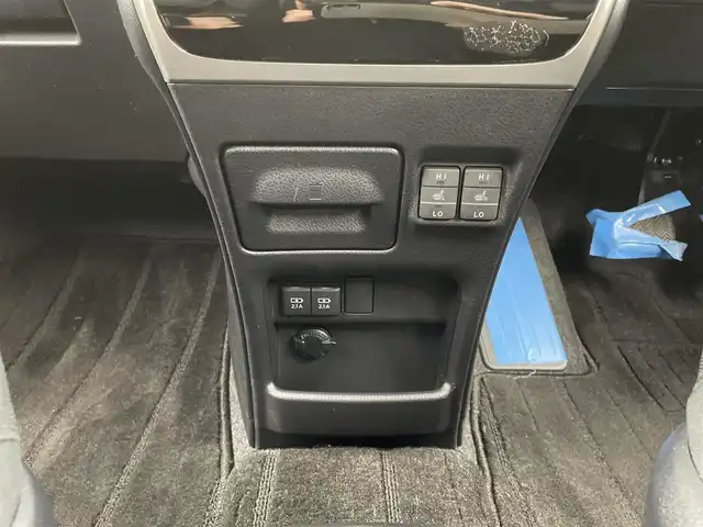 トヨタ ヴォクシー ハイブリッド ZS 煌 大分県 2018(平30)年 4.8万km ブラック 純正SDナビ（NSZN-Z66T）/ BT/CD/DVD/フルセグ/純正フリップダウンモニター/両側パワースライドドア/バックカメラ/クルーズコントロール/オートマチックハイビーム/レーンキープアシスト/ドライブレコーダー/LEDヘッドライト/本革巻きステアリング/フロアマット/プッシュスタート/スマートキー