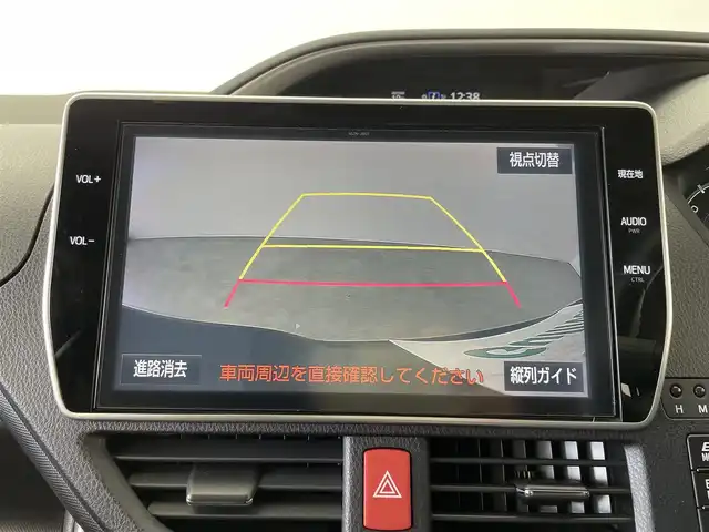 トヨタ ヴォクシー ハイブリッド ZS 煌 大分県 2018(平30)年 4.8万km ブラック 純正SDナビ（NSZN-Z66T）/ BT/CD/DVD/フルセグ/純正フリップダウンモニター/両側パワースライドドア/バックカメラ/クルーズコントロール/オートマチックハイビーム/レーンキープアシスト/ドライブレコーダー/LEDヘッドライト/本革巻きステアリング/フロアマット/プッシュスタート/スマートキー